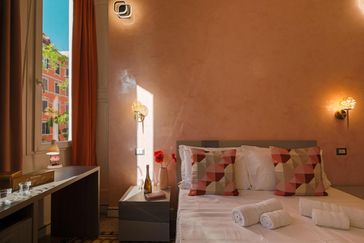 Erreggi Luxury Rooms Rom Exteriör bild
